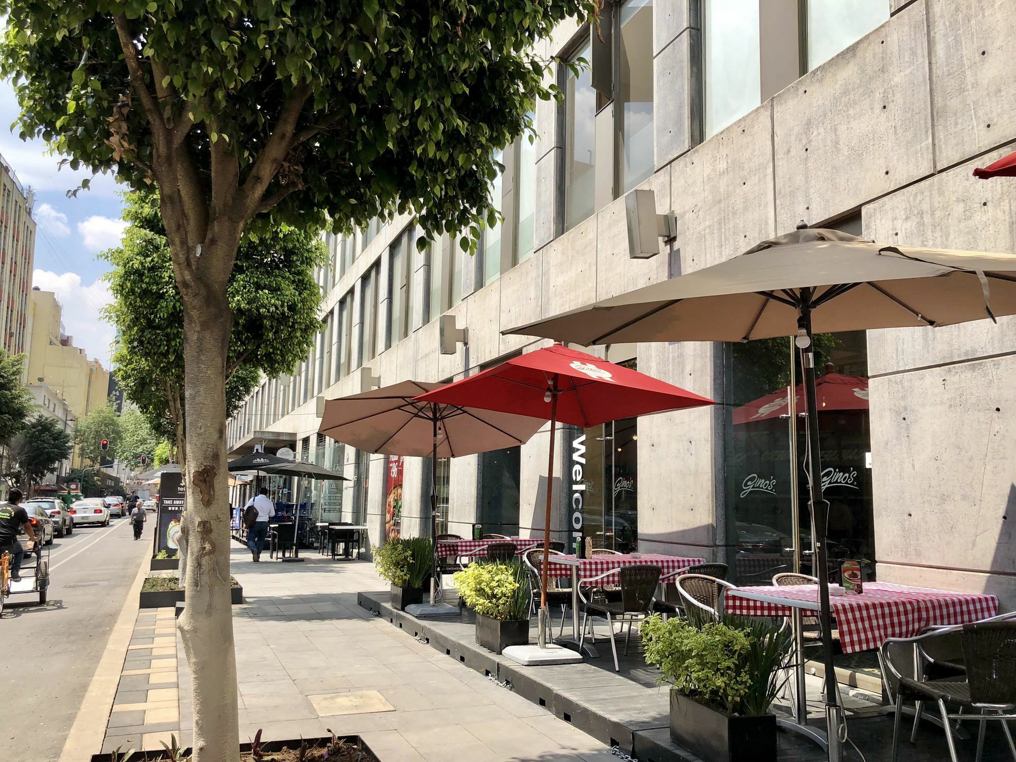 Boutique Downtown 1417 *